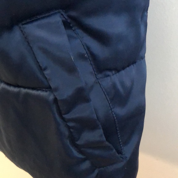 Old Navy Puffer Down Navy Vest - 2 - Picture 4 of 6